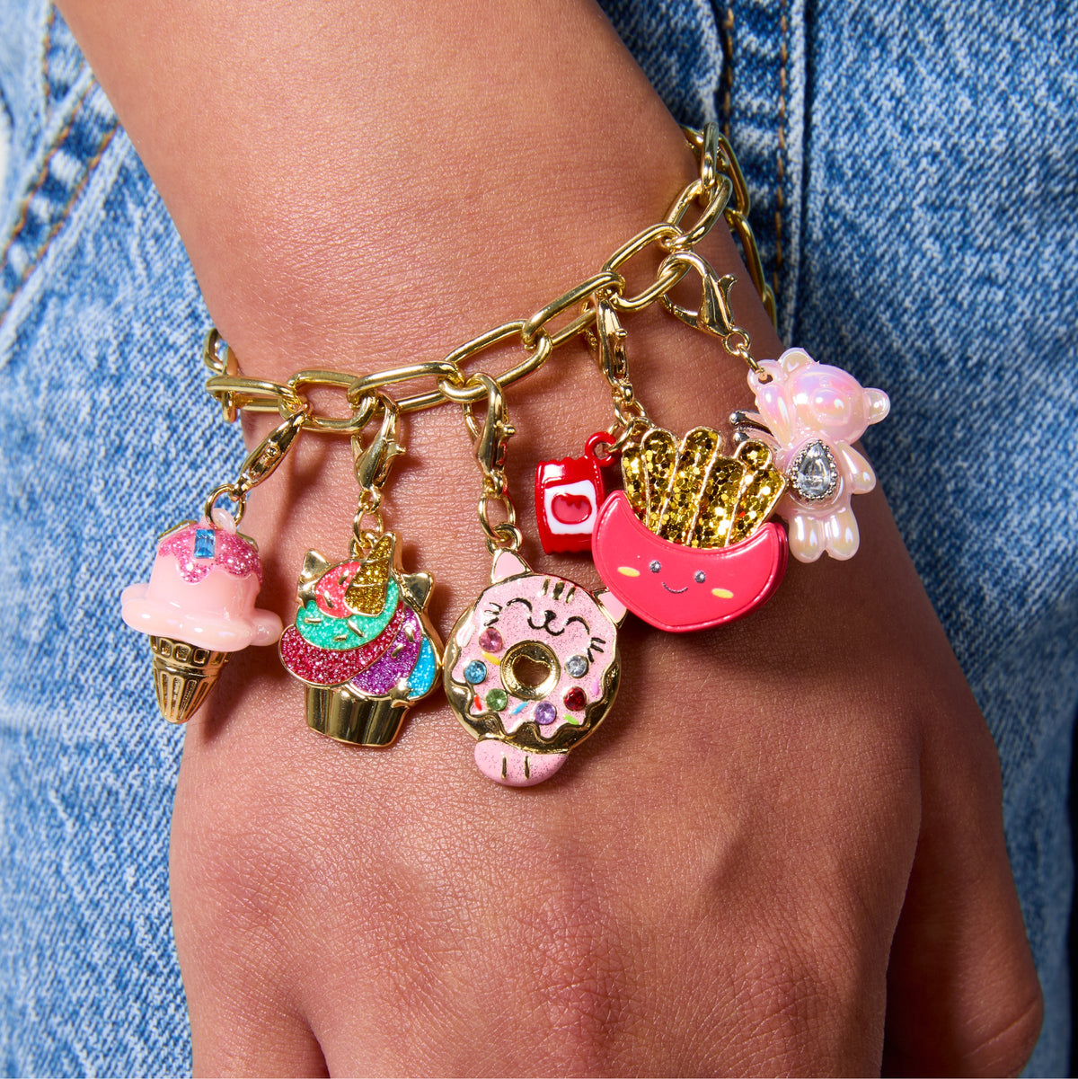 FAO Schwarz - Charm Squad Kitty Donut Charm - Fashion Activity and Roleplay