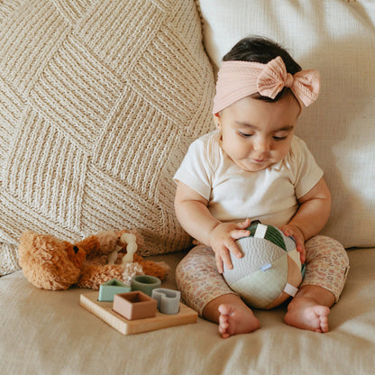 Wonder & Wise - Hello Baby 6-9 Month Gift Set - Infants