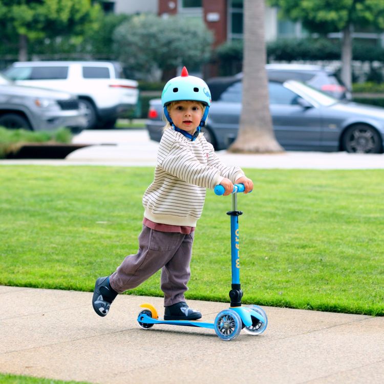 Micro Kickboard - Micro Mini Foldable LED Scooter - Ocean Blue - Outdoor