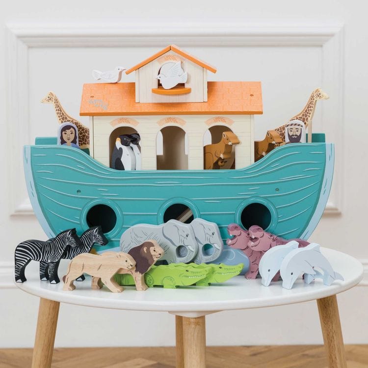 Le Toy Van - Noah’s Great Wooden Ark & Animals - 23 Pieces - Preschool