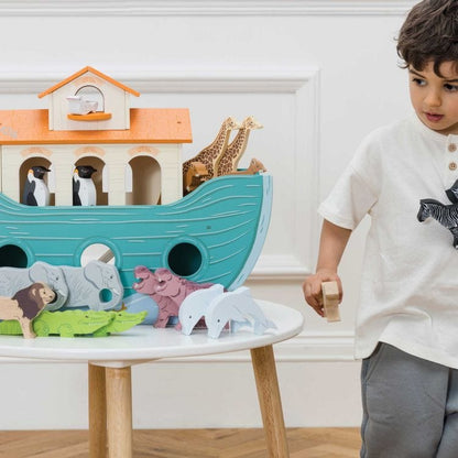 Le Toy Van - Noah’s Great Wooden Ark & Animals - 23 Pieces - Preschool