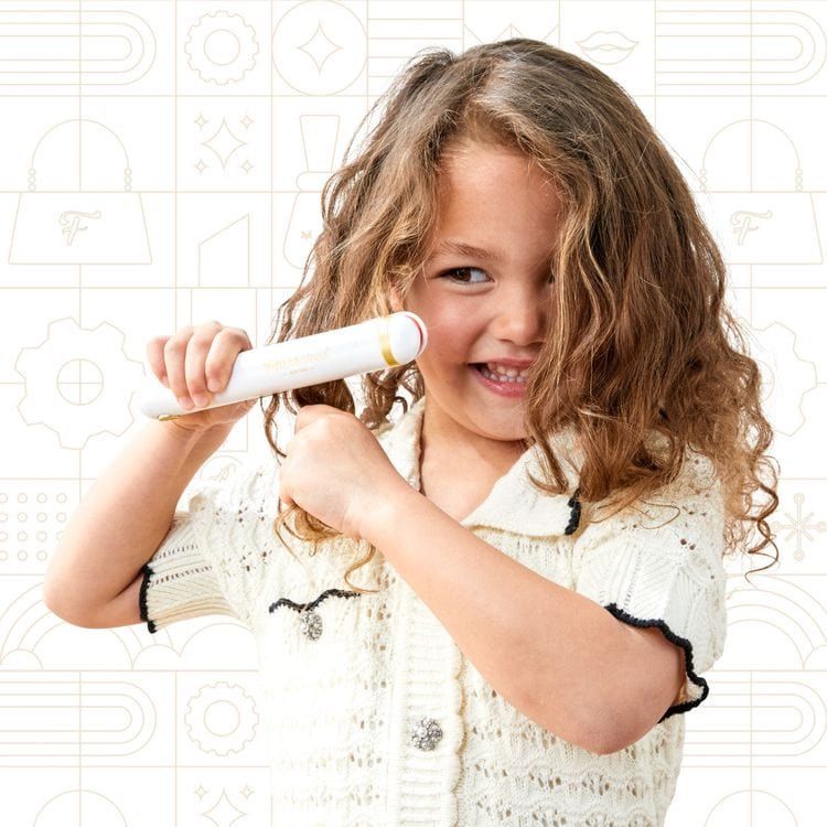 FAO Schwarz - Pampered Play Hair Pro - Fashion Activity and Roleplay