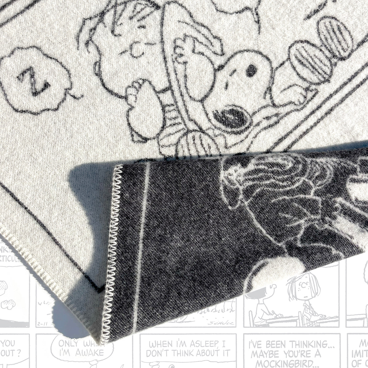 Maison Deux - Peanuts Blanket Comic ZZZ - Room Decor
