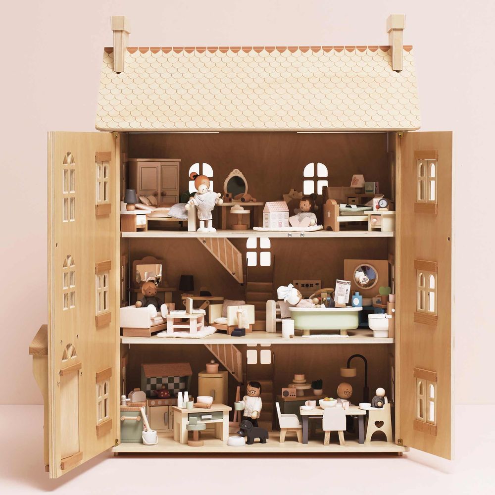 Le Toy Van - The Grand Natural Wood Doll House - Dolls