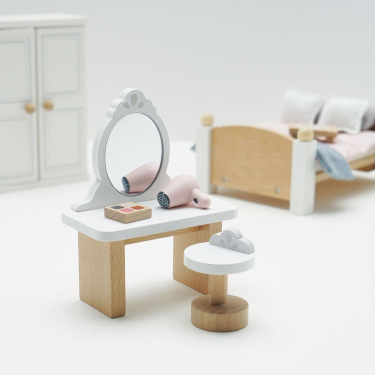 Le Toy Van - Wooden Dollhouse Bedroom Furniture Set - 19 Pieces - Dolls